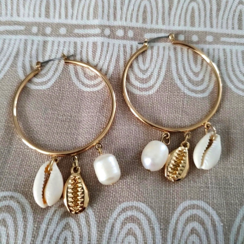Gold plated hoop earrings with shells